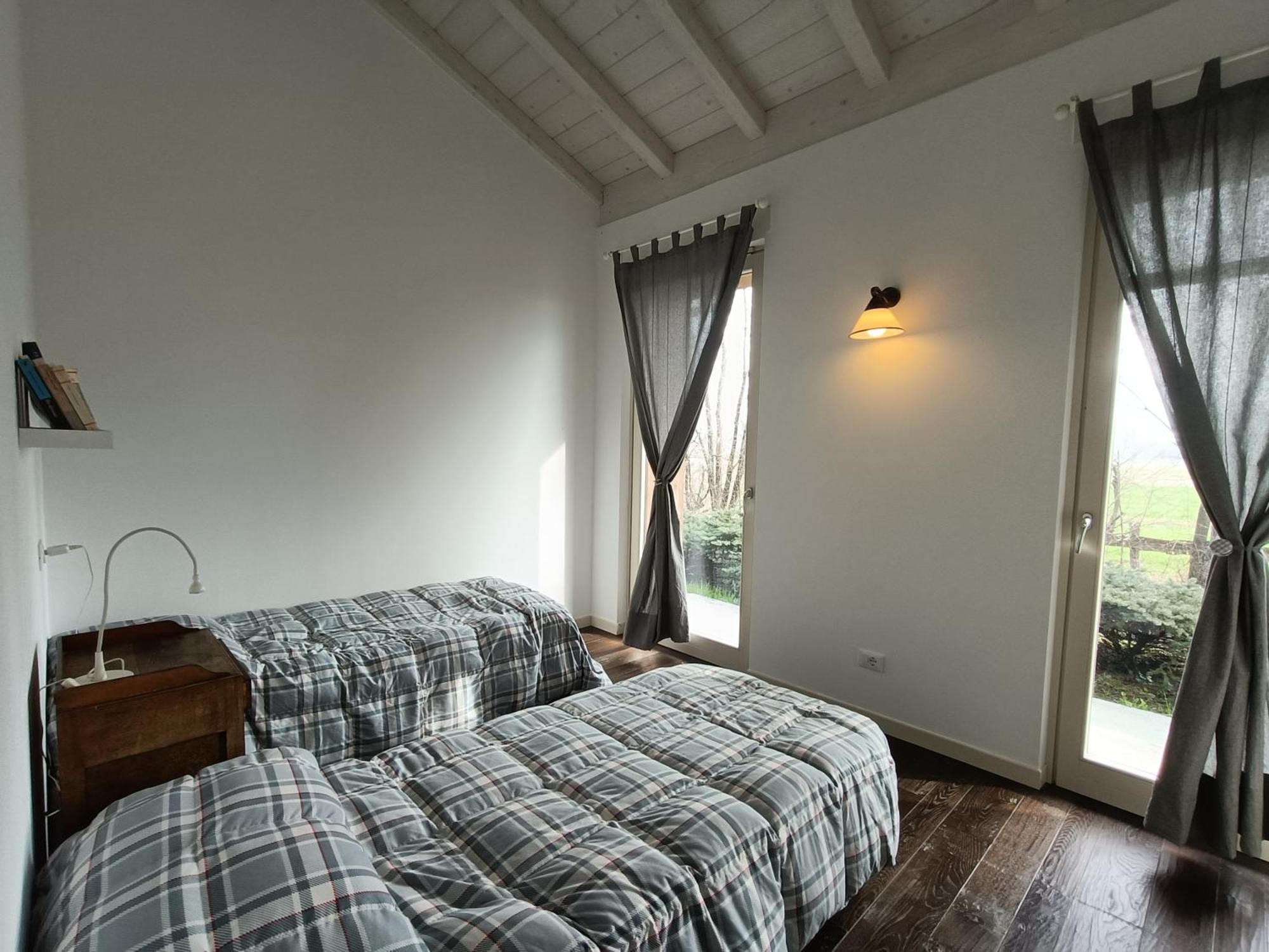 게라 라리오 Cascina Borgofrancone 아파트 호텔 외부 사진