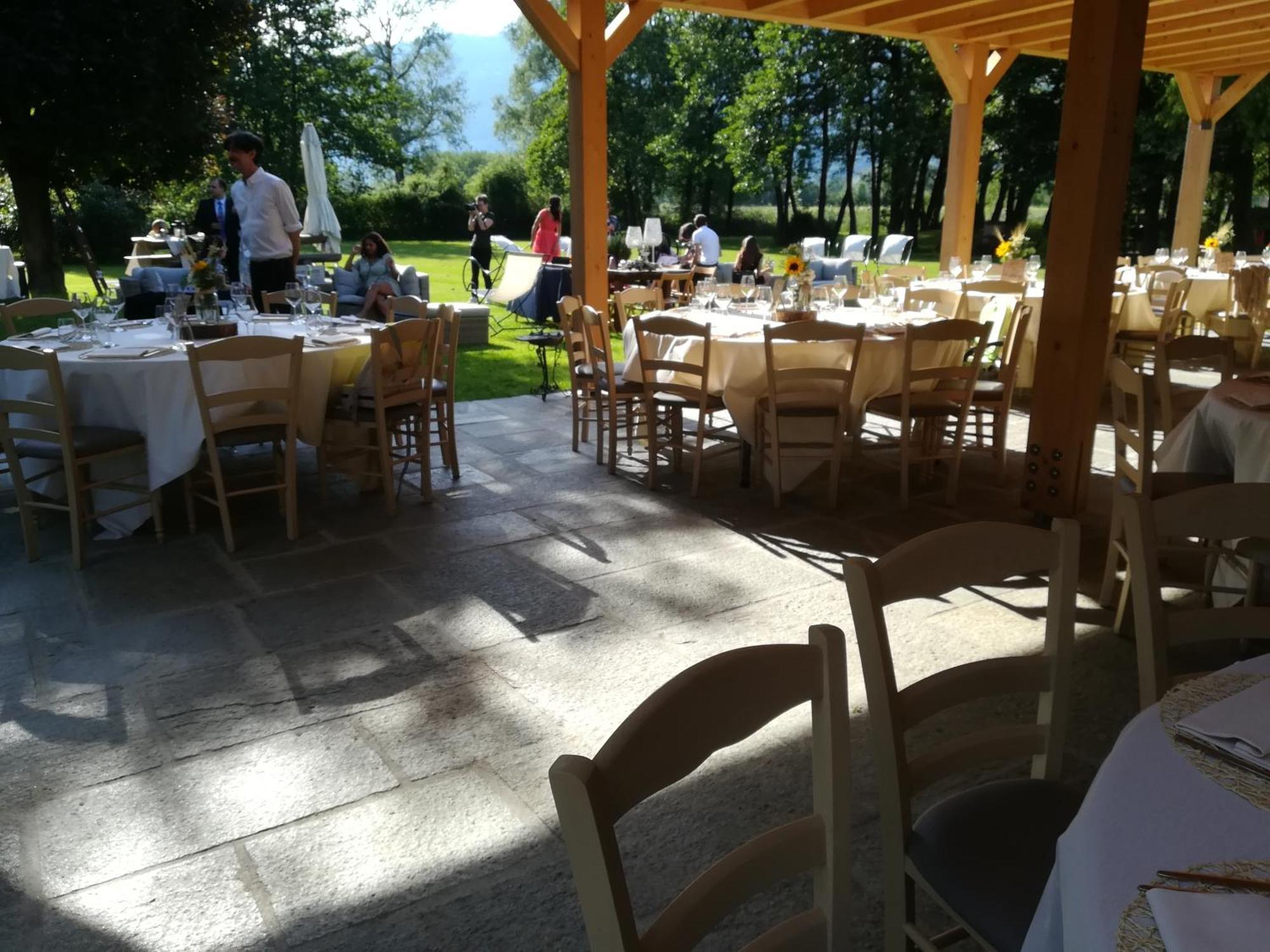 게라 라리오 Cascina Borgofrancone 아파트 호텔 외부 사진